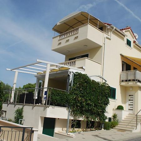 Apartments Villa Lili Lovetovo โวดีเซ ภายนอก รูปภาพ