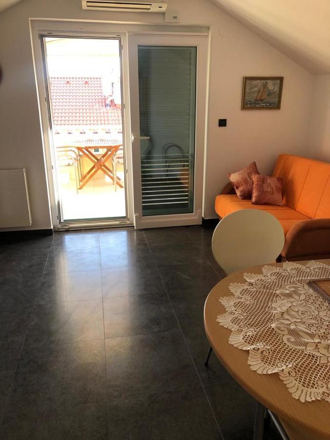 Apartments Villa Lili Lovetovo โวดีเซ ภายนอก รูปภาพ