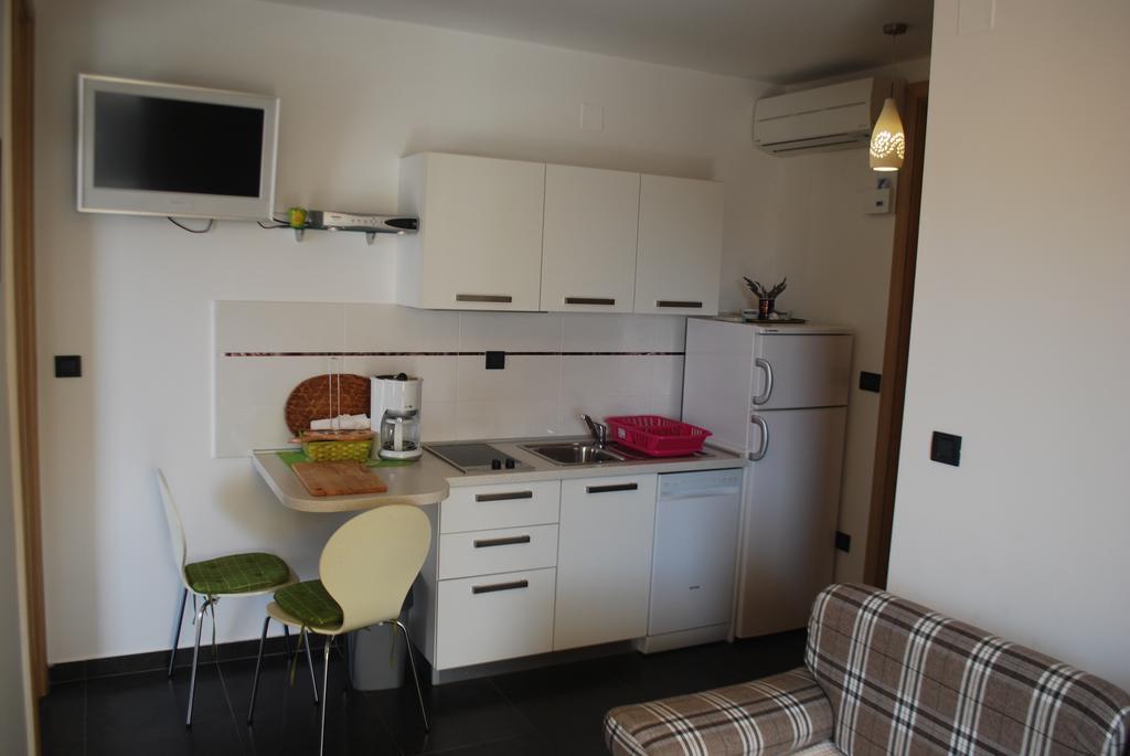 Apartments Villa Lili Lovetovo โวดีเซ ภายนอก รูปภาพ