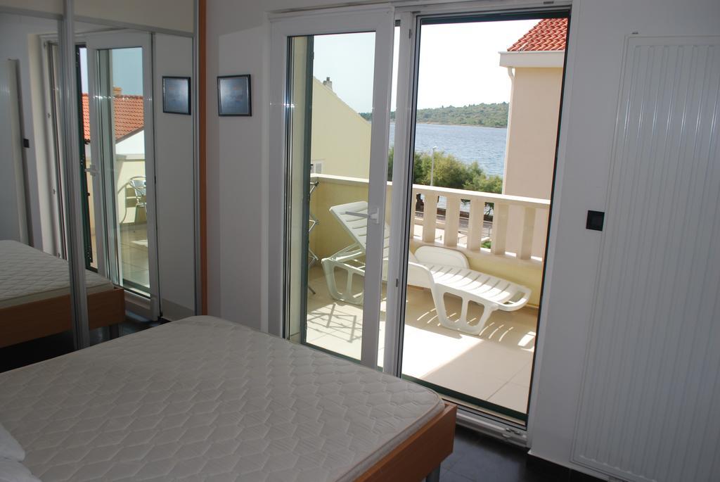 Apartments Villa Lili Lovetovo โวดีเซ ภายนอก รูปภาพ