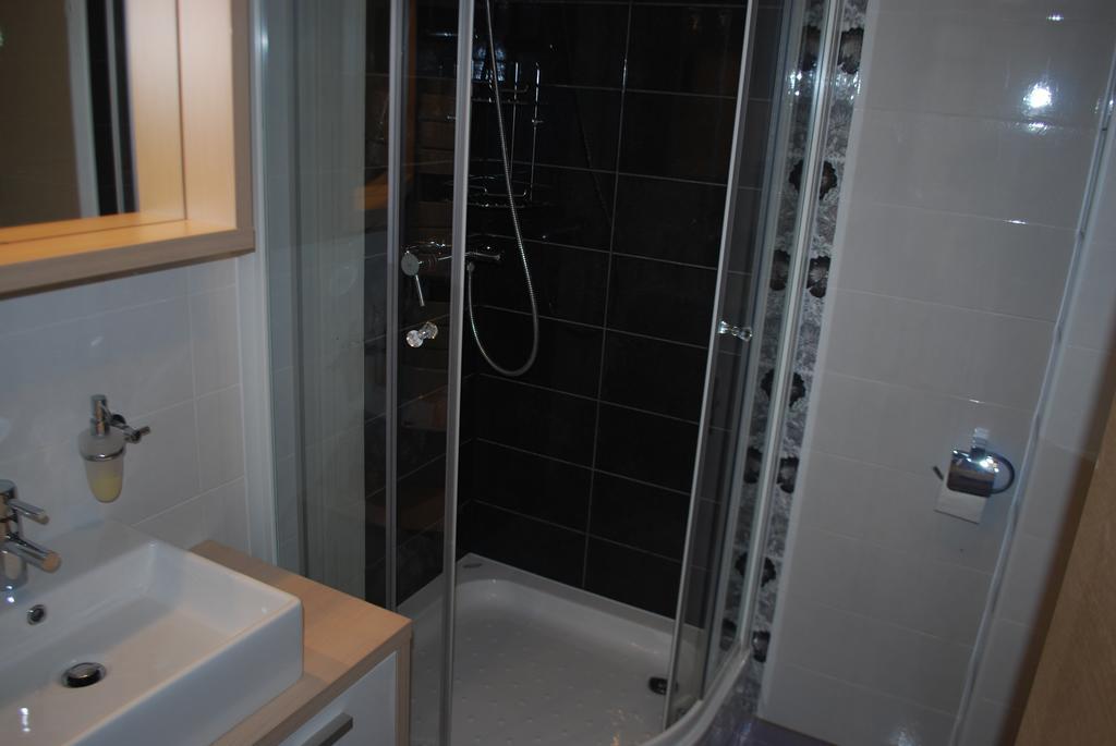 Apartments Villa Lili Lovetovo โวดีเซ ภายนอก รูปภาพ