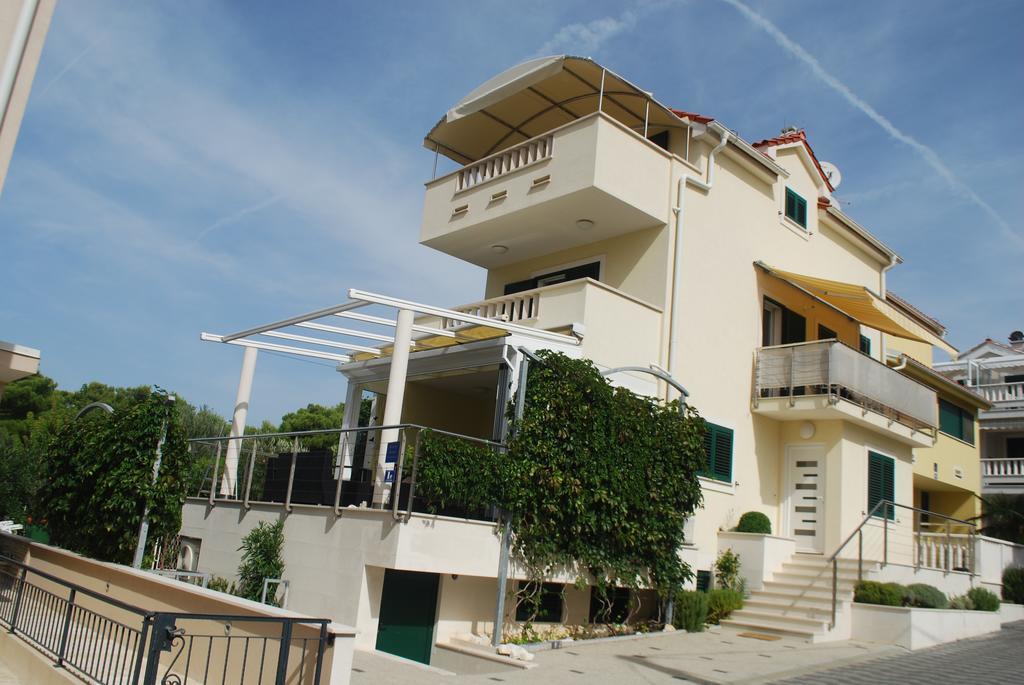 Apartments Villa Lili Lovetovo โวดีเซ ภายนอก รูปภาพ